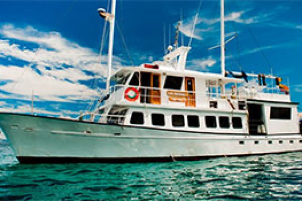 crucero-golondrina-galapagos-qpxlwescerjad4tv5e5cjge2keo1h96jyuriglcn8g